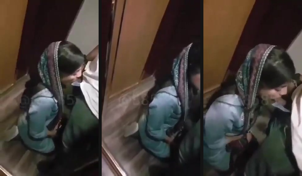 An innocent girl gives a blowjob in the Pakistani porn