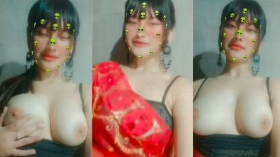 Guwahati girl flashes her milky boobs in an Assamese x video - SL Leaked