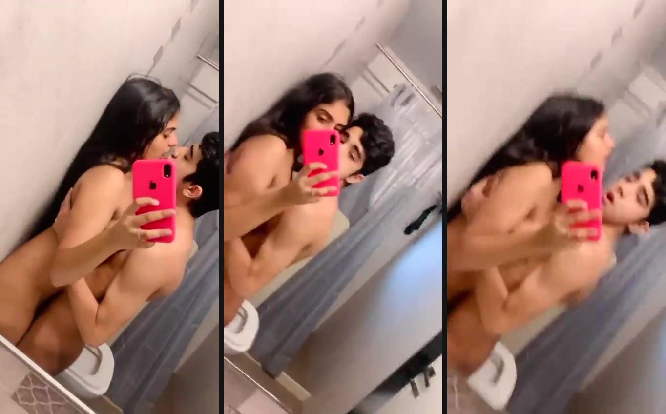 Indian sex MMS of a crazy guy fucking his GF in her bathroom
