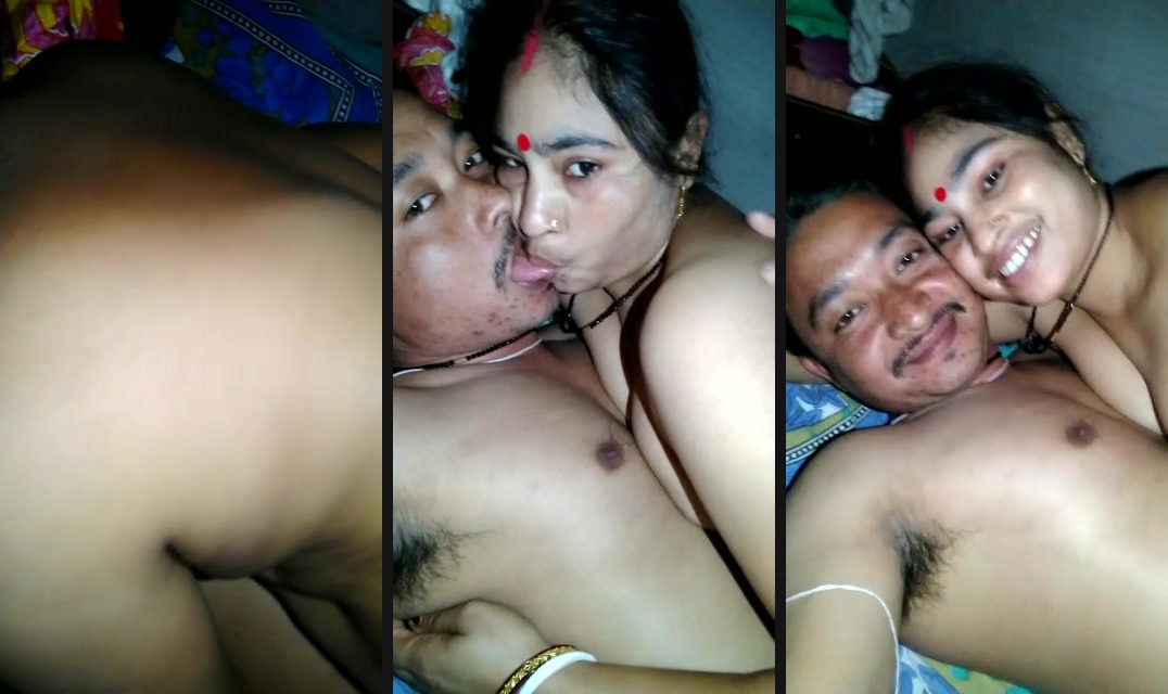 Janata Curfew romance result MMS | Sexy video captured on Janata Curfew with romance result MMS. The video exposes this sexy desi couple enjoying some private moments at home to make the Janata Curfew a beautiful moment.