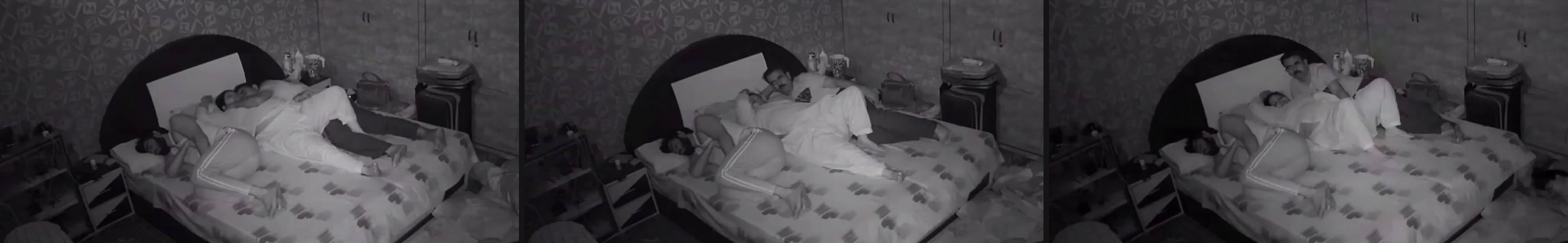 Married son records his parent's sex MMS at midnight - Sinhala Clip Online