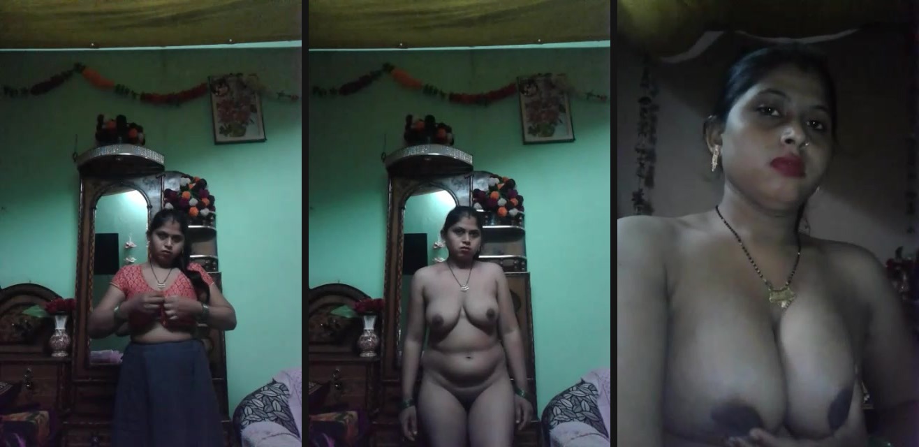 Sexy Indian boudi nagna selfie | A nagna selfie video of an Indian village boudi is really erotic experience. In here; we have a sexy video of a beautiful village Boudi giving a naked show of her awesome figure.
