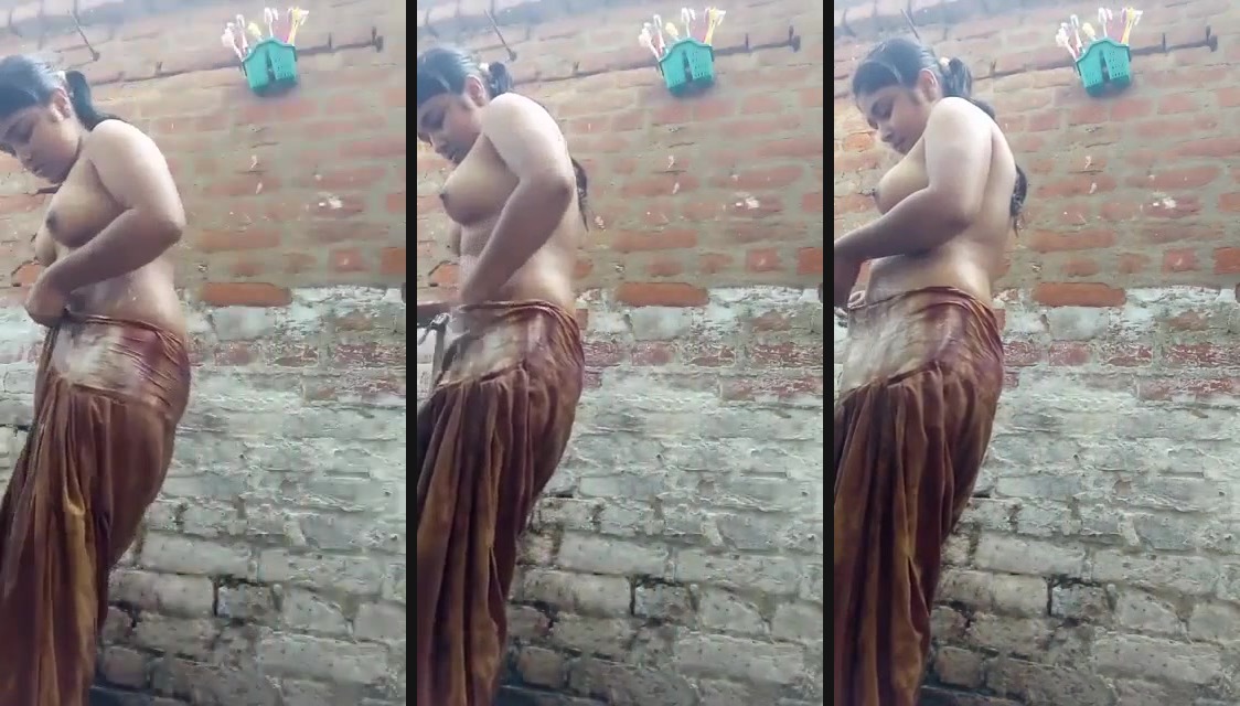 Village mast figure solo selfie | To start with; we would like to warn you that this is a very short video of 5 seconds. But we literally feel this video to be posted in here.