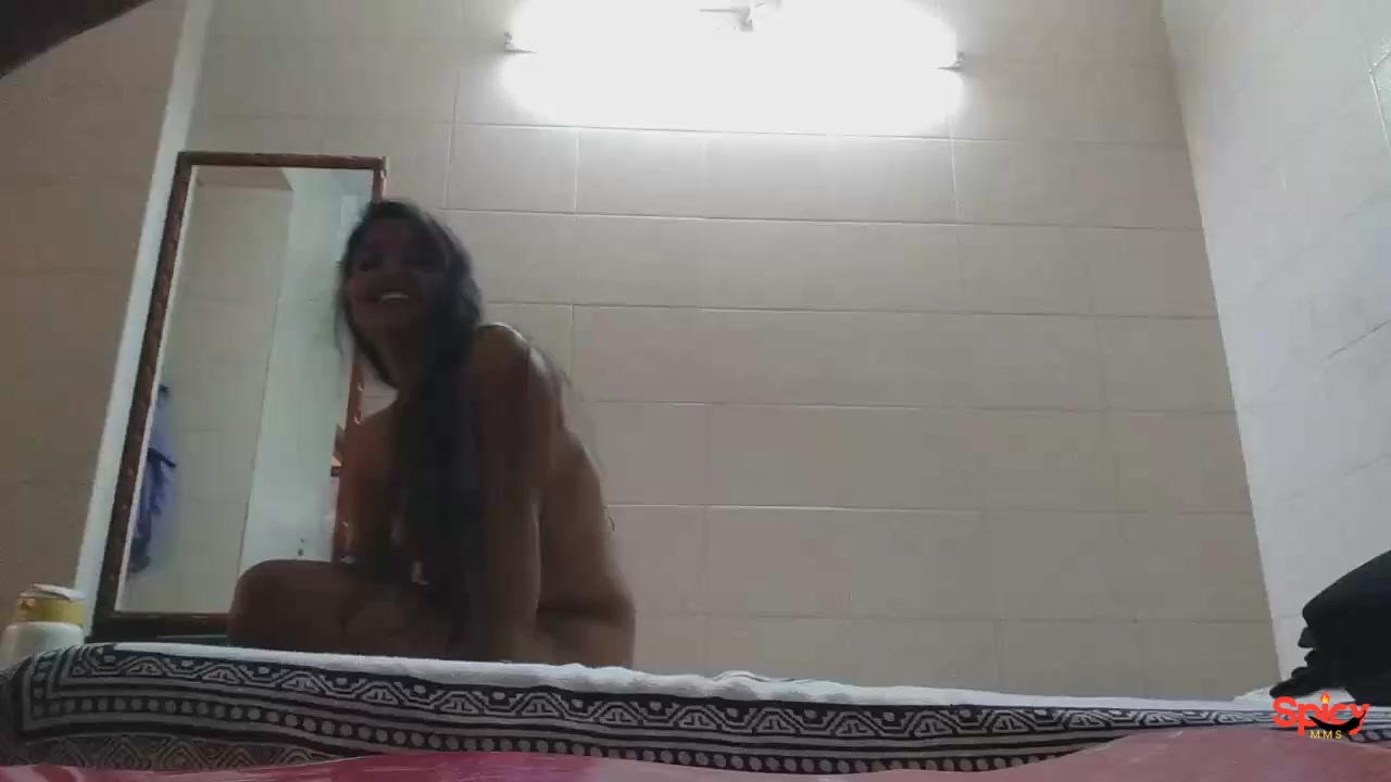 Bengaluru Techie guy passionate sex with GF in hotel room