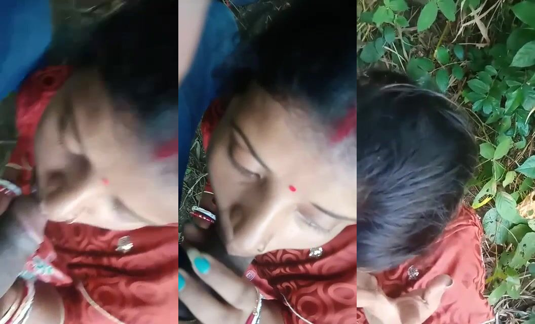 Bhojpuri Village Bhabhi Secret Chudai With Lover In Jungle
