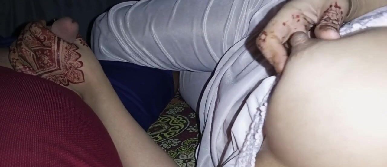 Bhojpuri village bhabhi secretly enjoying devar's dick and sucking - XXX Clip