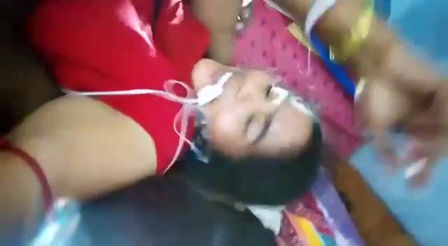 Bhojpuri village husband fucking naughty wife in saree - XXX Clip