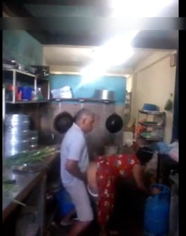 Chennai horny father-in-law penetrated daughter-in-law's pussy in kitchen