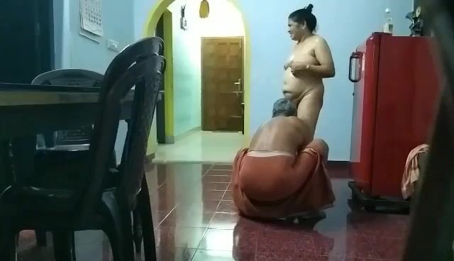 Dhaka mature uncle fucking wife's milf sister when no one at home