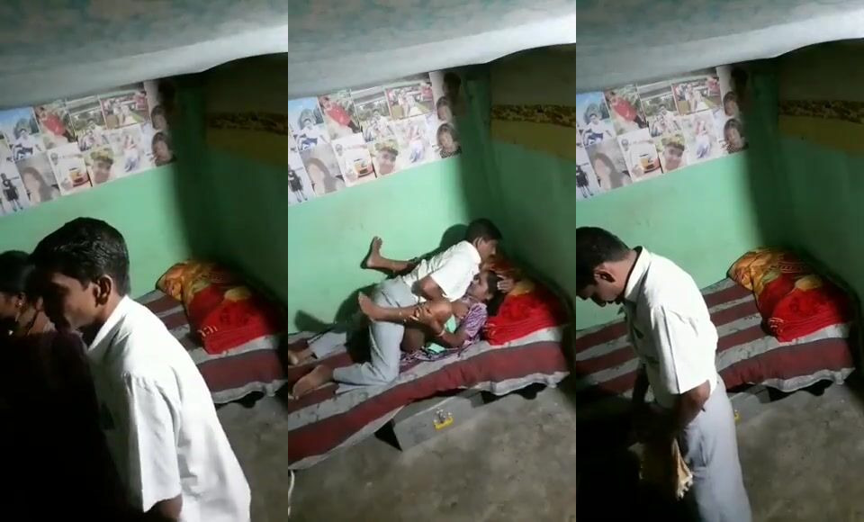 Mature Desi Bhabhi & Lusty Neighbour Spicy Illicit Chudai
