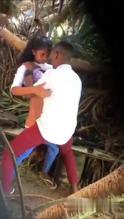 Pune college lovers secret outdoor sex caught by stranger