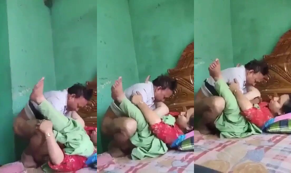 Rajasthani bhabhi getting pussy pounded hard by mature uncle
