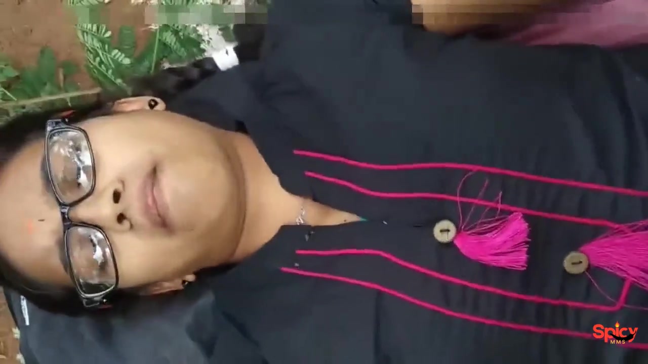 South Indian college girl outdoor sex with new boyfriend