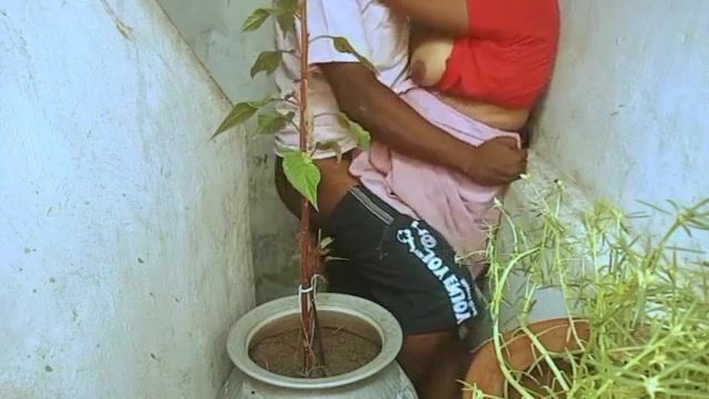 Tamil village aunty secretly fucking with neighbour lover XXX Video