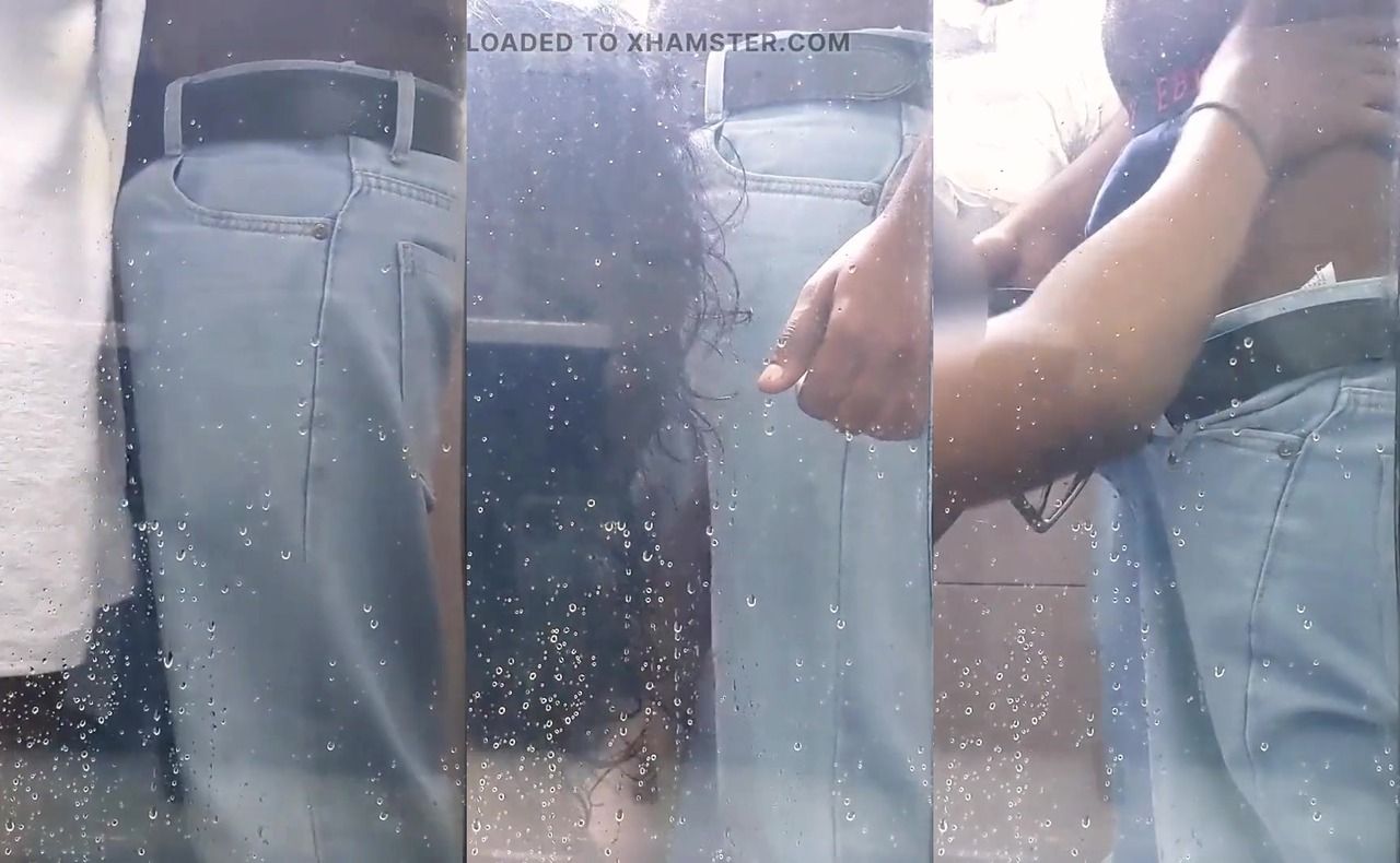 Sri lankan Blowjob in bathroom