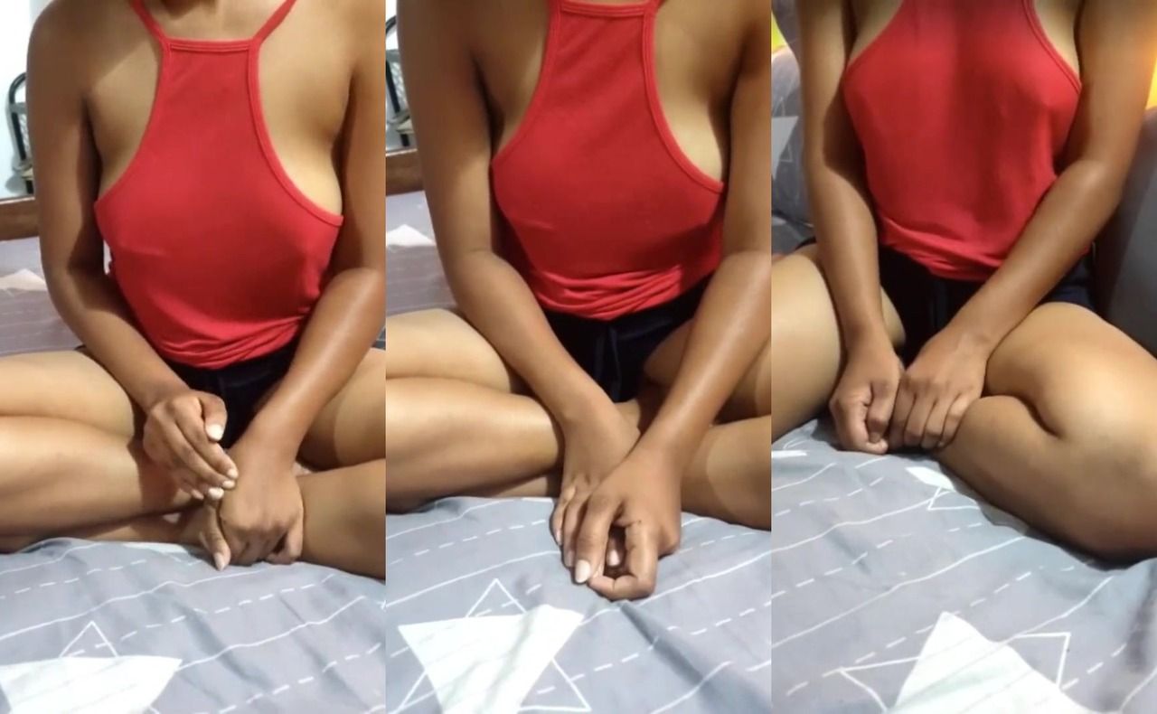 Sri Lankan Sexy Girl showing her long big boobs on a video call with her boyfriend