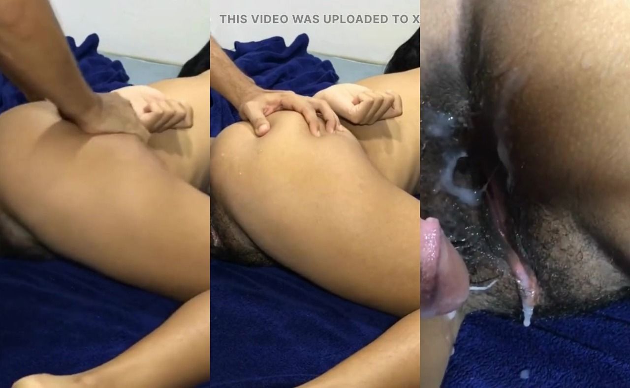 Cumshot on tight pussy after hardcore side fuck